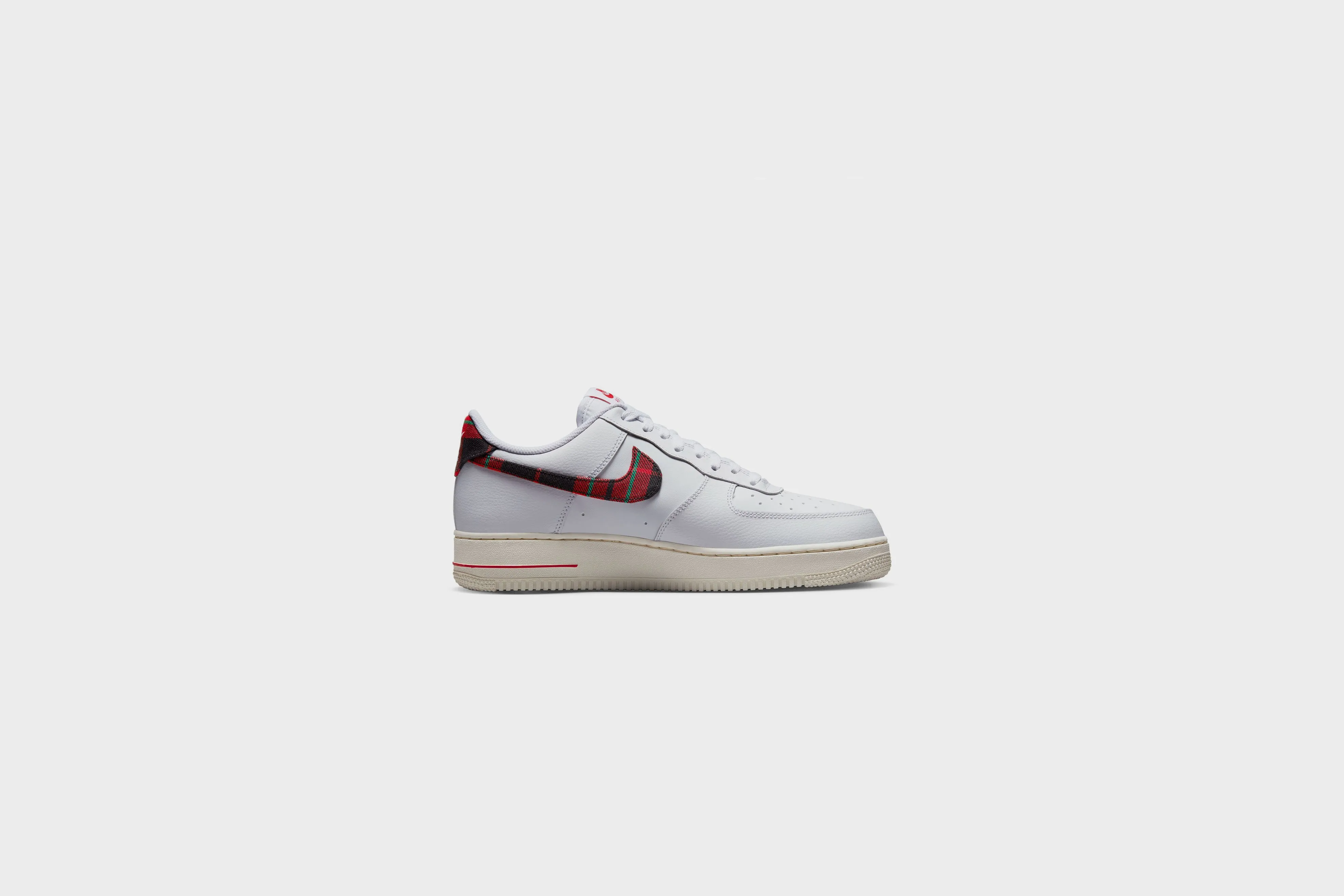 Nike Air Force 1 ‘07 LV8 (White/University Red)