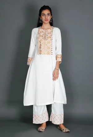 White Cotton Kurta With Floral Kantha Embroidery